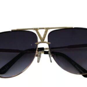 Men aviator sunglasses! 1 pair left